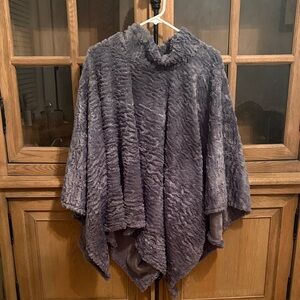 Cozy Gray Faux Fur Poncho
